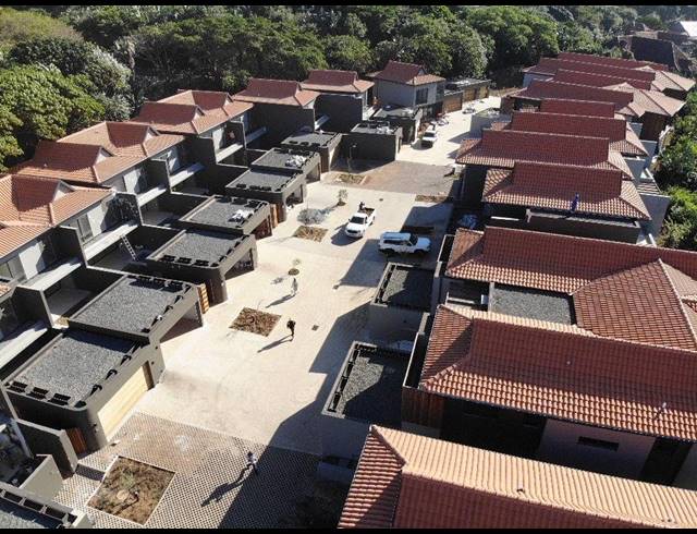 4 BEDROOM TOWNHOUSE FOR SALE IN ZIMBALI ESTATE